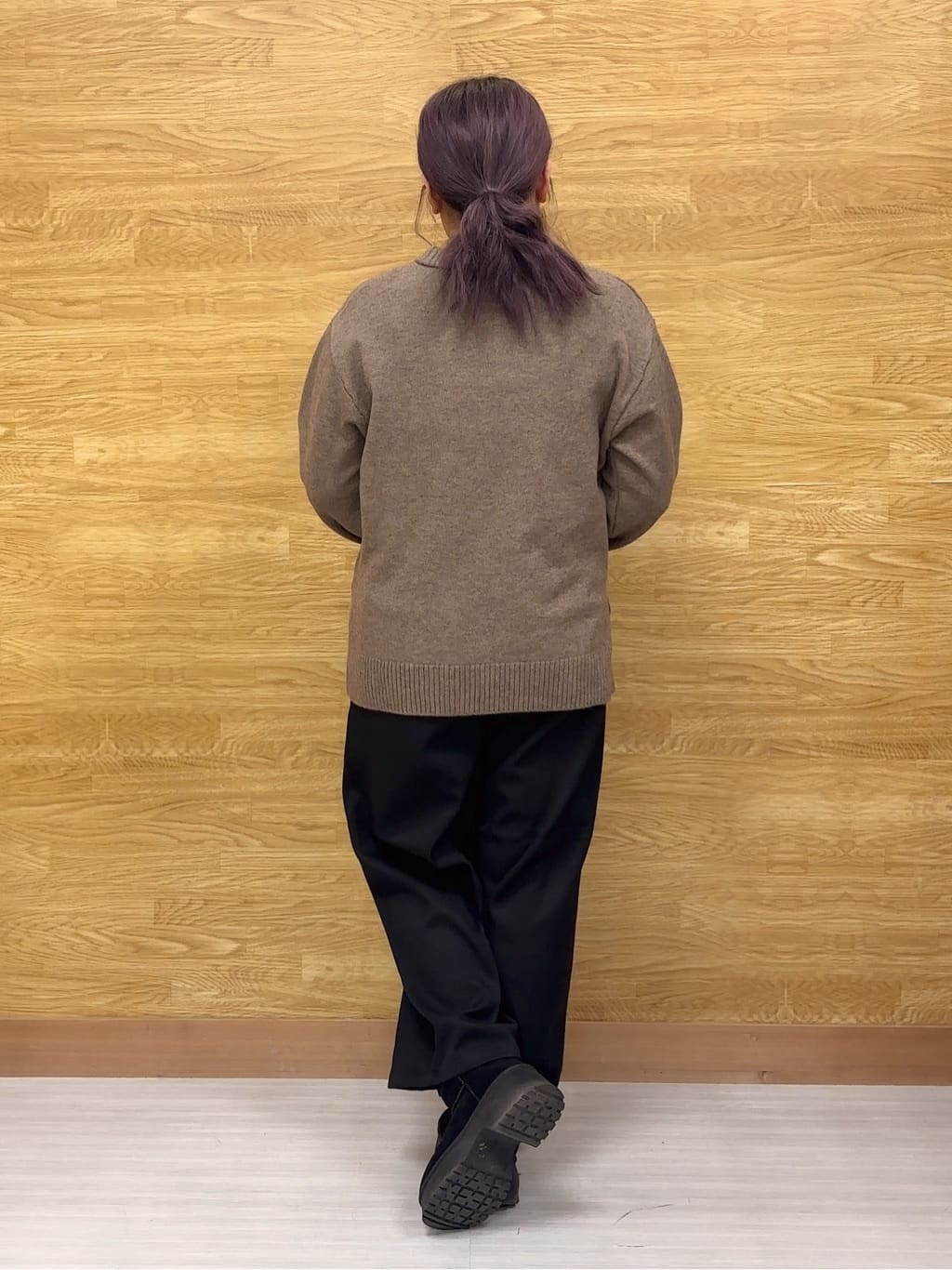 ぁむさんの「SHOO･LA･RUE｜【S-LL/洗濯機可】ふわふわがやみつきになる柔らかさ スウェットライクロゴニット」を使ったコーディネート