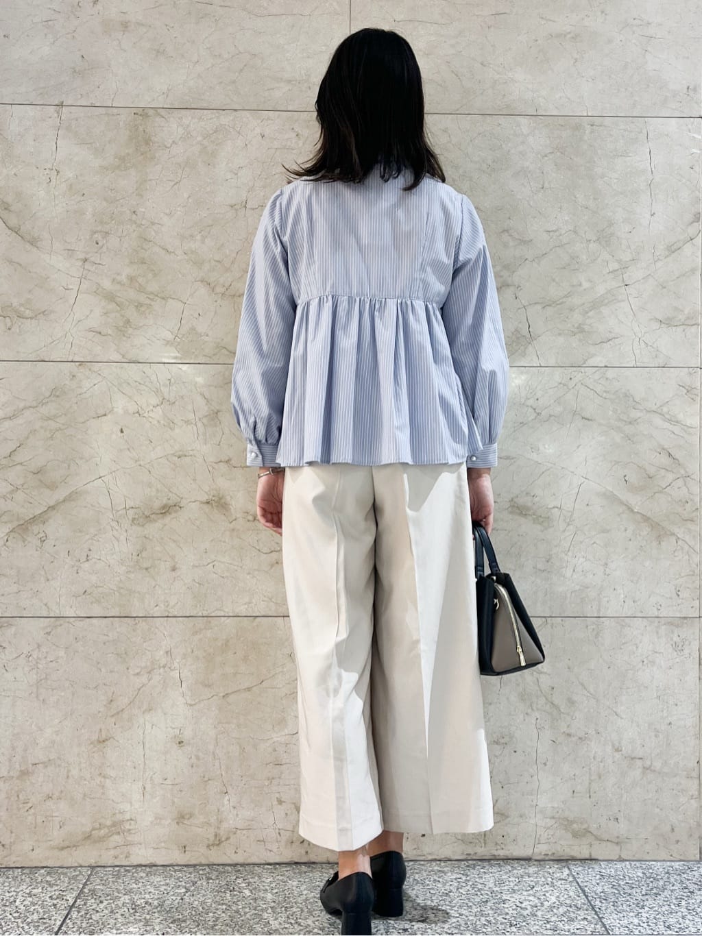 このかさんの「index｜ベルト付きストレッチワイドパンツ【洗濯機洗い可】」を使ったコーディネート