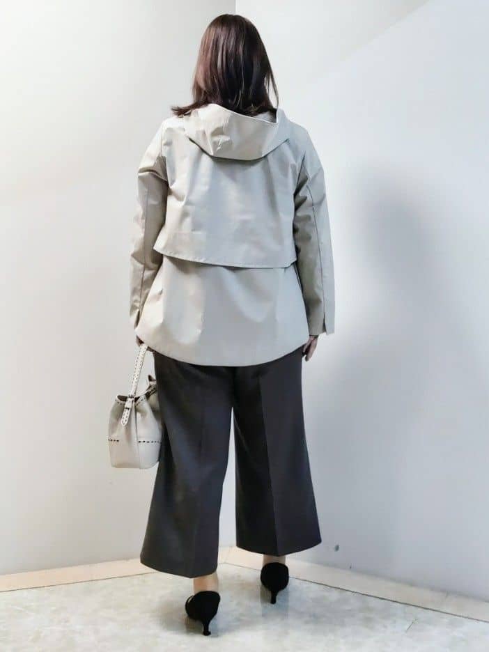 エリさんの「Reflect｜【すっきり見え／フード取り外し可／通勤におすすめ◎】ライティアウター」を使ったコーディネート