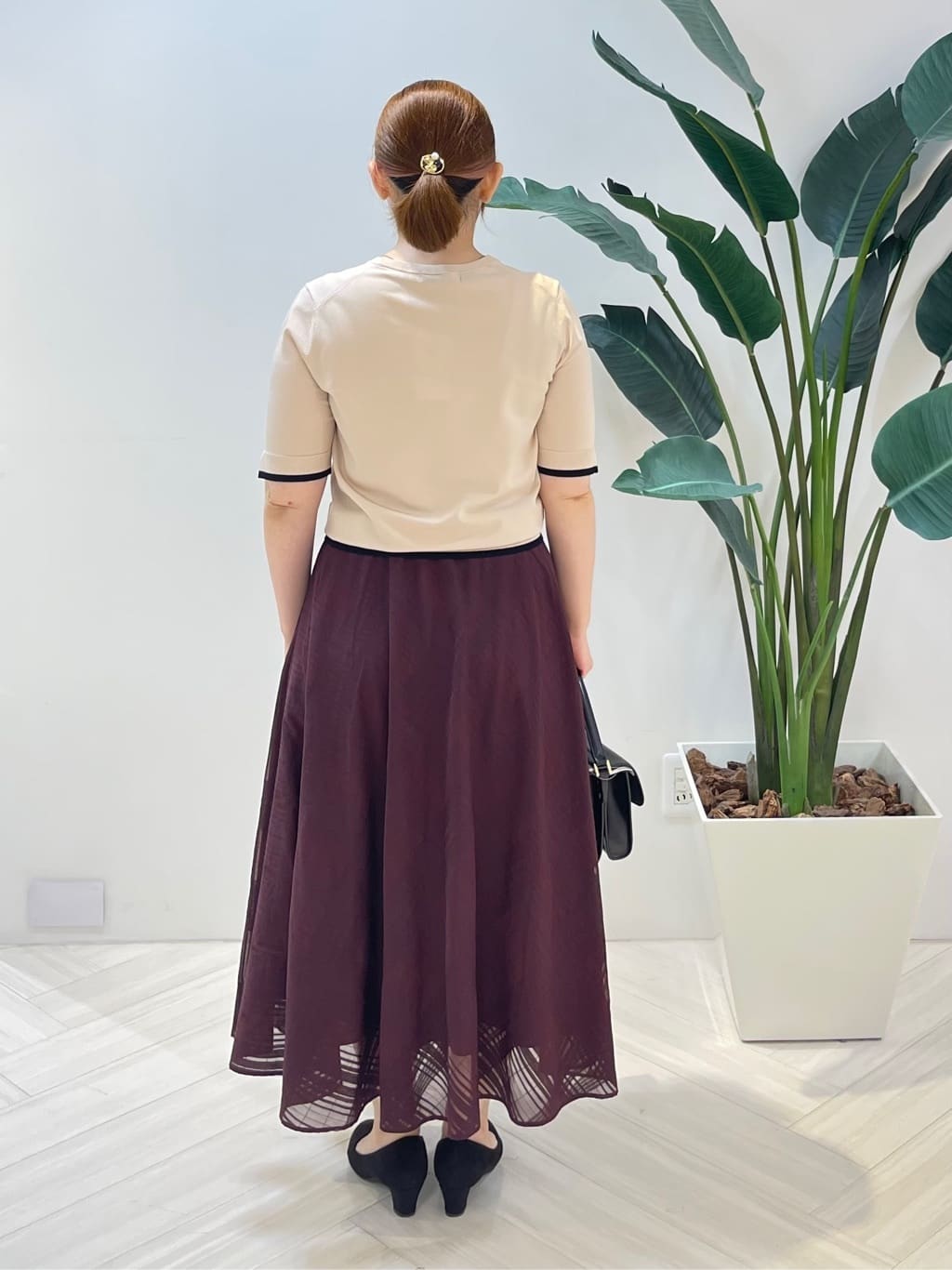 Tomoさんの「UNTITLED｜【アンサンブル可/薄手/洗える】5分袖クルーニット」を使ったコーディネート