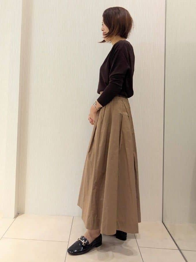 u-macoさんの「UNTITLED｜【8色展開/体型カバー】魅せるタイムレスニット」を使ったコーディネート