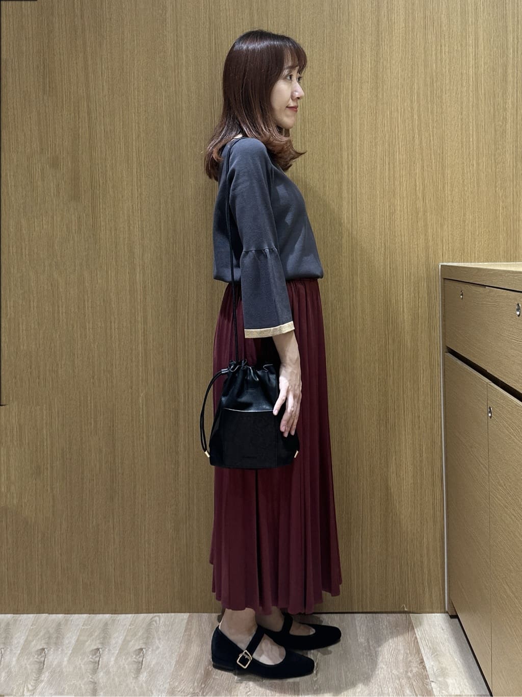 yukaさんの「OPAQUE.CLIP｜フェイクスウェードプリーツスカート【静電気防止加工／洗濯機OK】」を使ったコーディネート