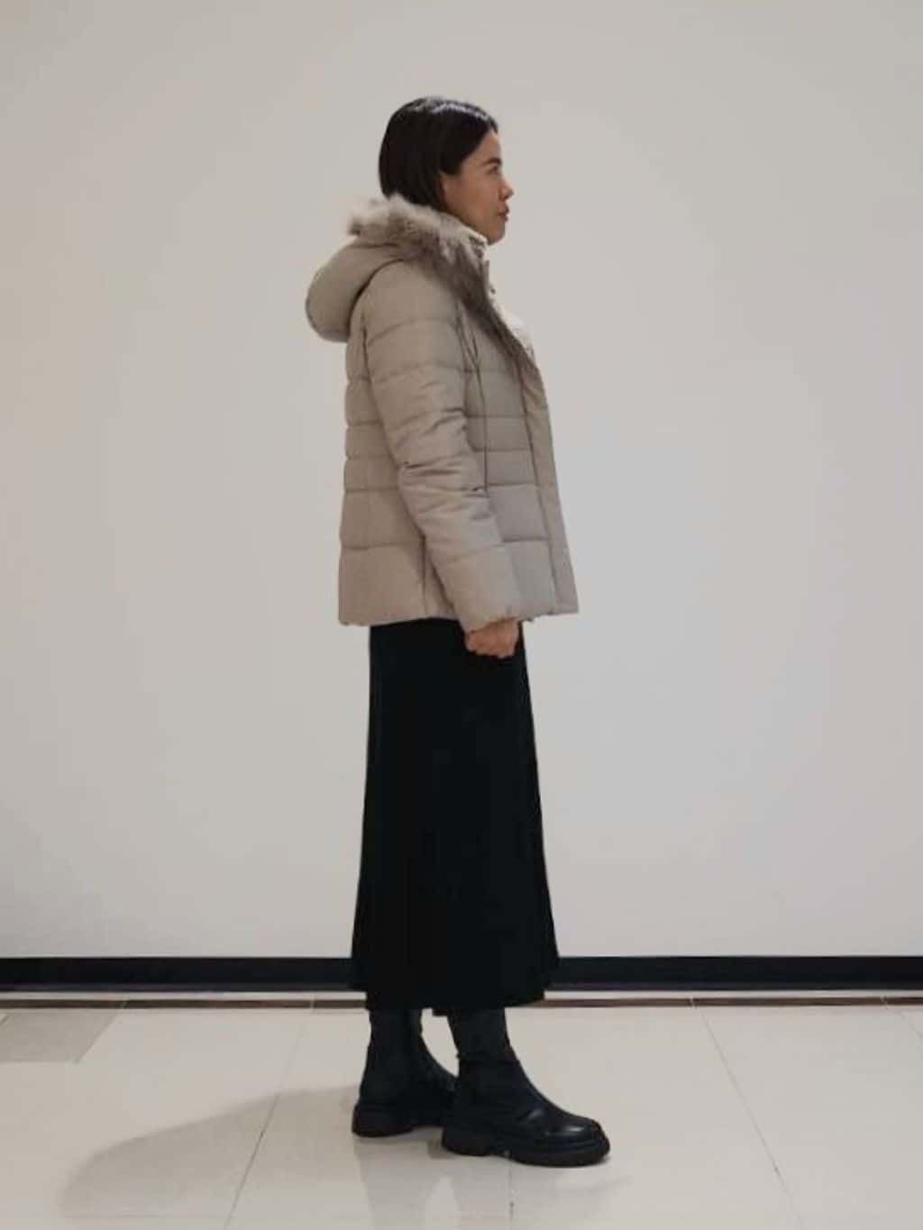 eriさんの「INDIVI｜【名品／撥水／抗菌防臭】ショート丈リサイクルダウンコート」を使ったコーディネート