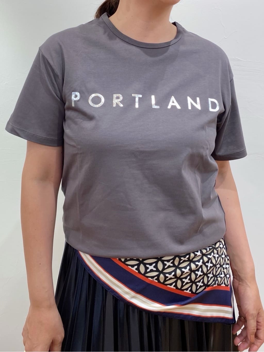 Sawaguchiさんの「DRESSTERIOR｜◆20／1シルケット風天竺Tシャツ」を使ったコーディネート