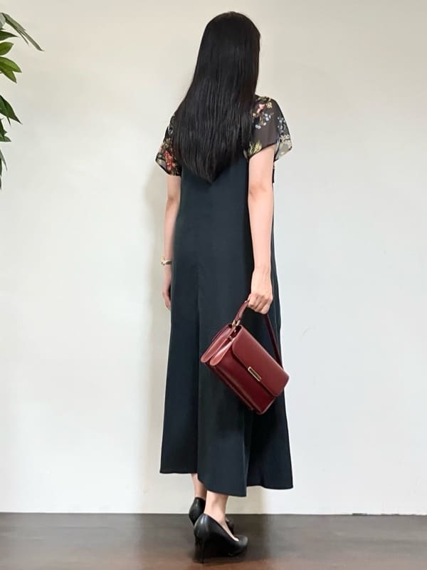 カレンさんの「UNTITLED｜【セットアップ可/花柄エレガント】アンティークフラワー柄ブラウス」を使ったコーディネート