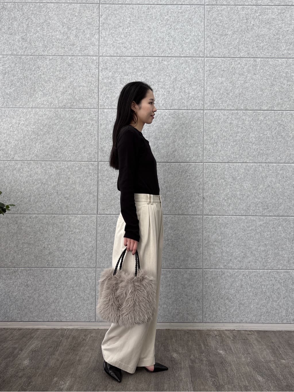 ひなさんの「INDIVI｜タンクレイヤーフライスカットソー」を使ったコーディネート