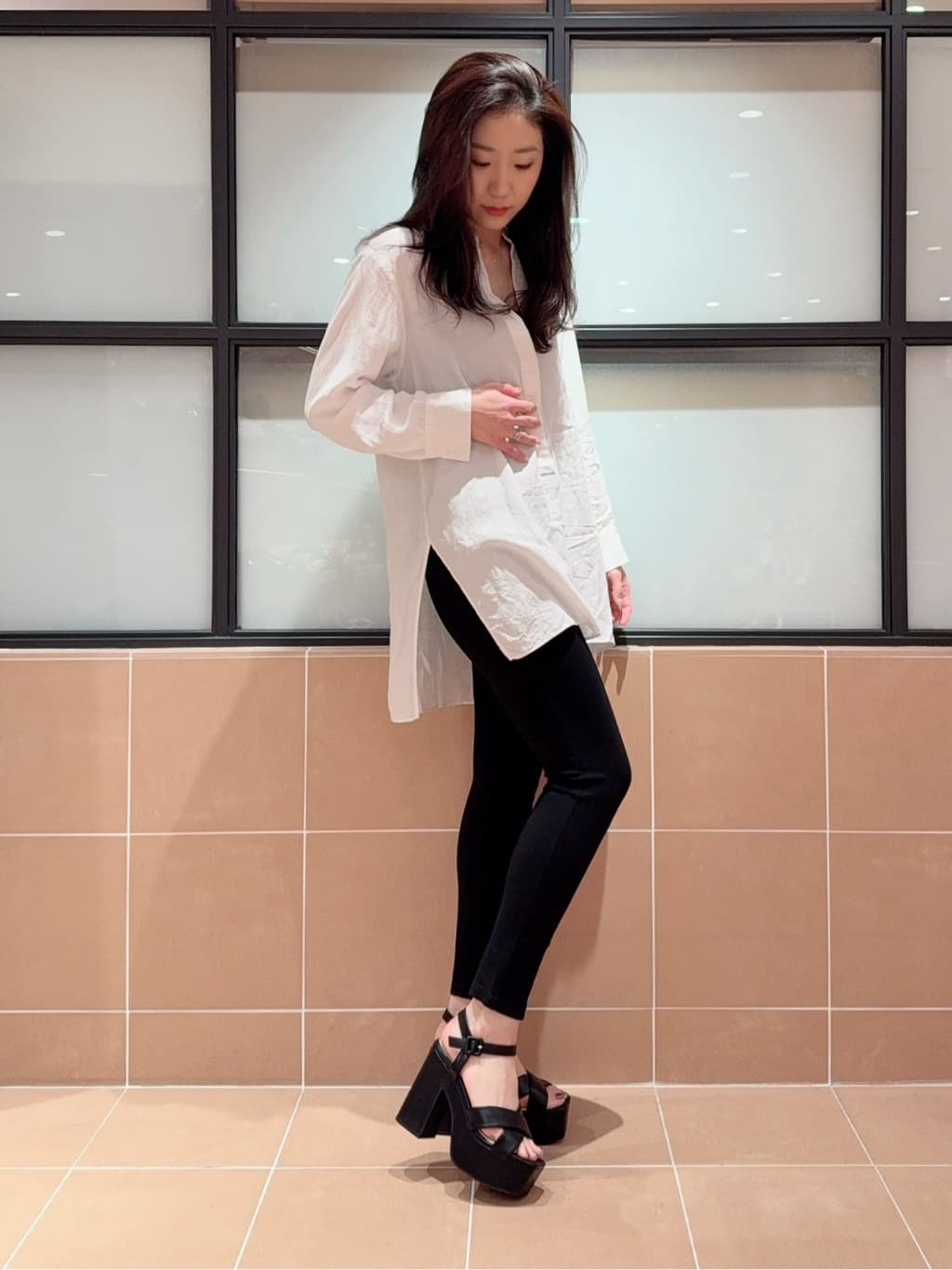 kaoriさんの「ESPERANZA｜ラク盛り厚底サンダルⅢ」を使ったコーディネート