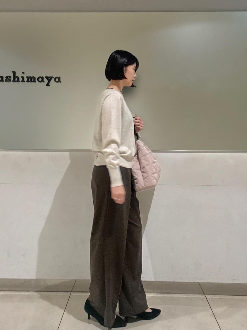 Itoさんの「UNTITLED｜【洗える/はっ水/後ろウエストゴム】ストレッチ2タックワイドパンツ」を使ったコーディネート
