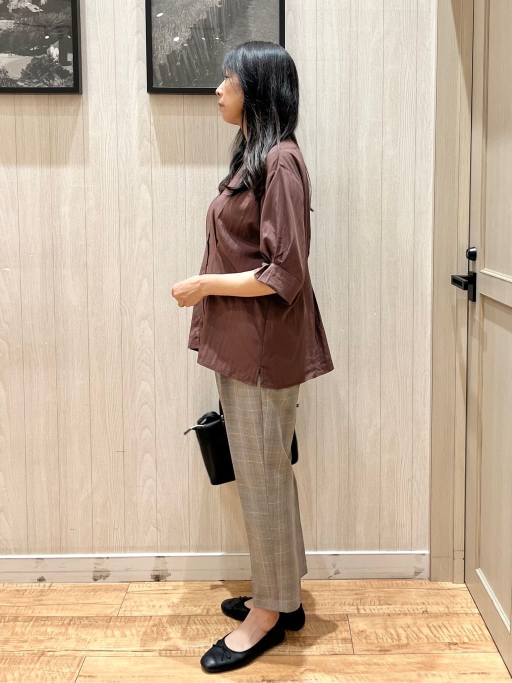 youさんの「SHOO･LA･RUE｜【S-LL/通勤スタイルにも】ウエストタックで程よくシェイプ 大人の上品ブラウス」を使ったコーディネート