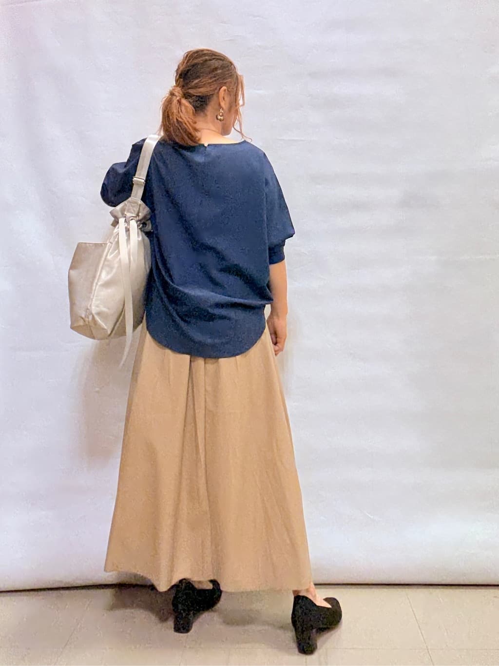 fuuさんの「SHOO･LA･RUE｜【高レビュー/洗濯後しわになりにくい】1枚でサマ見え 8分袖ドルマンブラウス」を使ったコーディネート