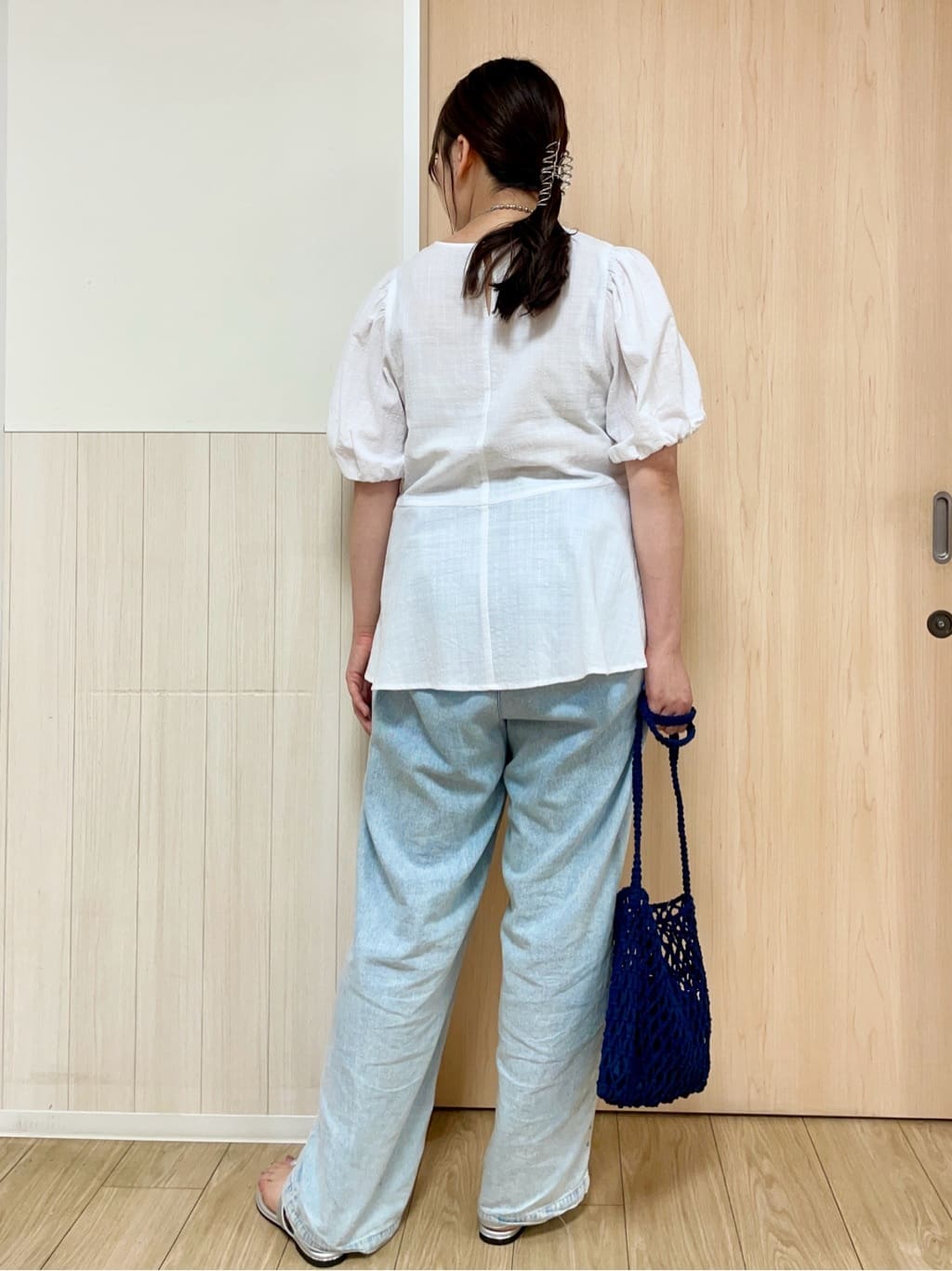 nanaseさんの「SHOO･LA･RUE｜暑い夏も軽やかに デニムイージーワイドパンツ」を使ったコーディネート
