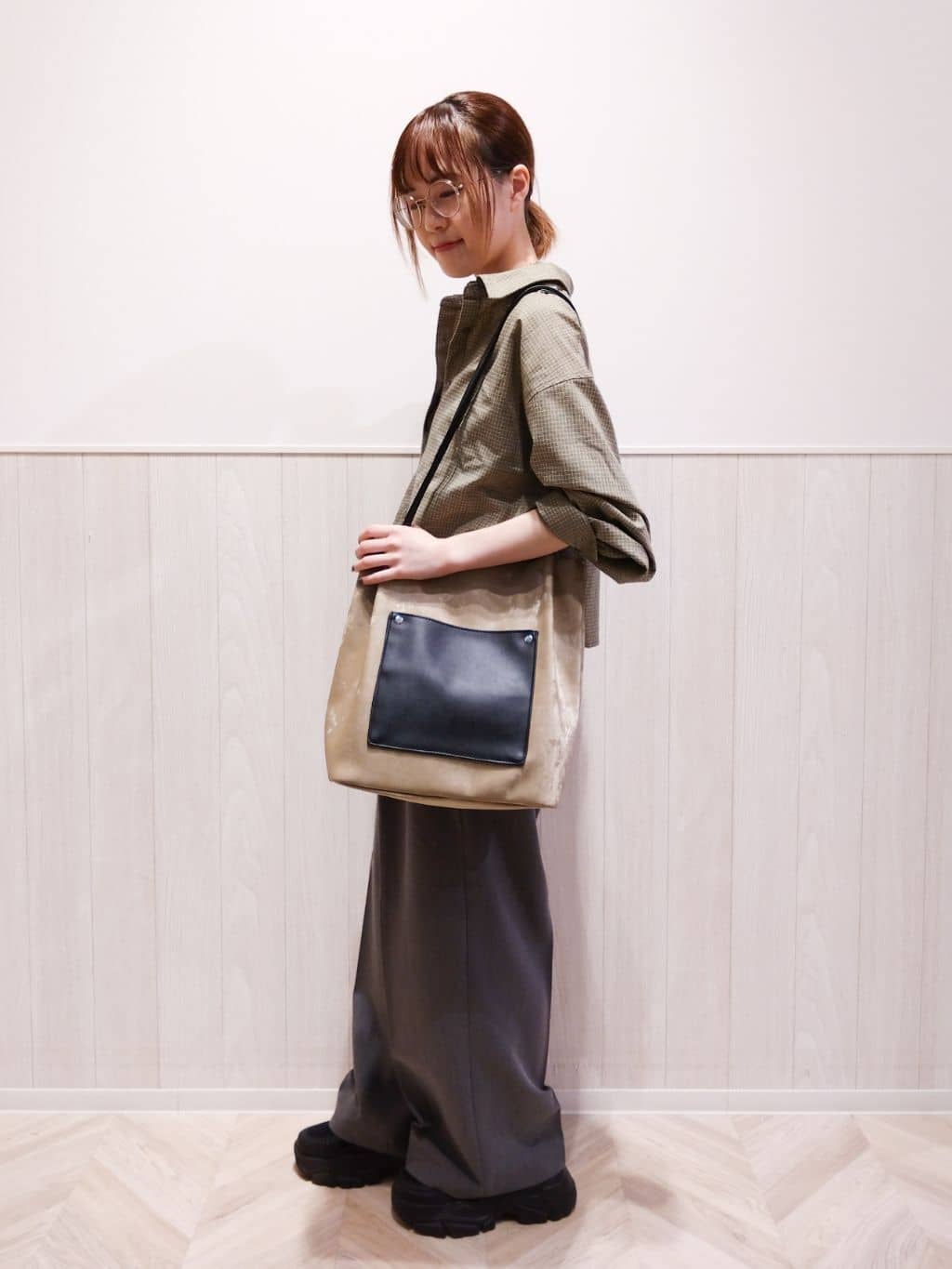 Suzuさんの「SHOO･LA･RUE｜【着丈選べる】オーバーサイズのチェックシャツ」を使ったコーディネート