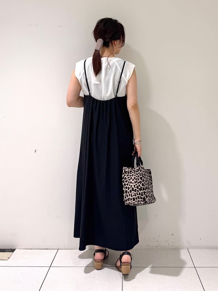 そんさんの「INDIVI｜【クールエアー素材／UVケア／吸汗速乾】エアリータックブラウス」を使ったコーディネート