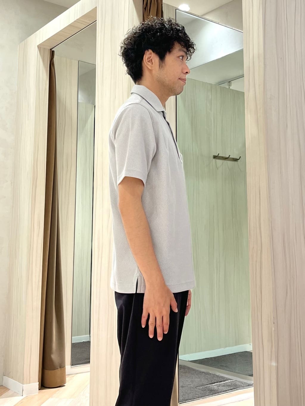 URAさんの「TAKEO KIKUCHI｜【3Dナイロンストレッチ】スリムイージーパンツ」を使ったコーディネート