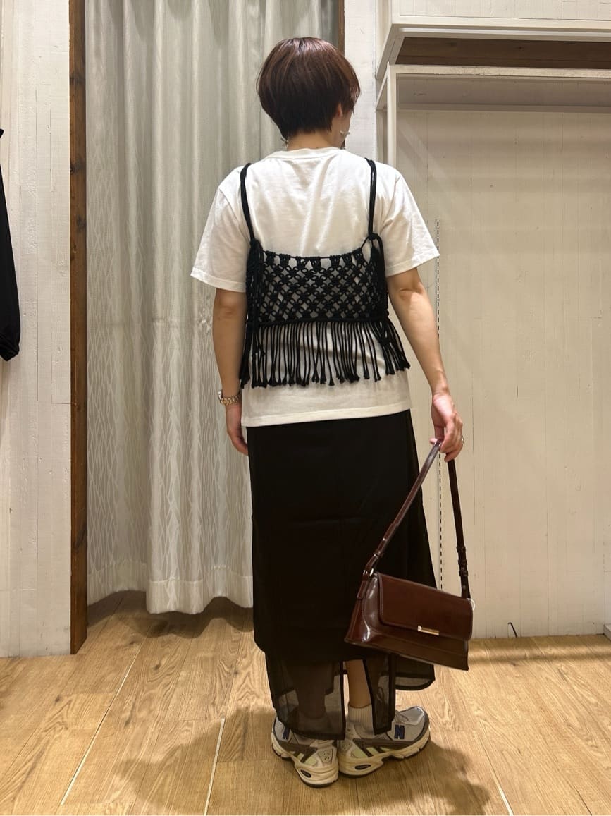ga_riさんの「THE SHOP TK｜カレッジ＆フォトプリントTシャツ【洗濯機OK】」を使ったコーディネート