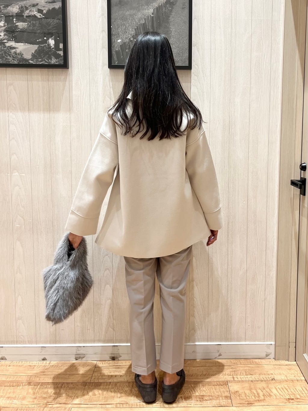 youさんの「SHOO･LA･RUE｜【洗濯機可/毛玉になりにくい】1枚で簡単こなれ見え 裾フェイクレイヤード風ニット」を使ったコーディネート