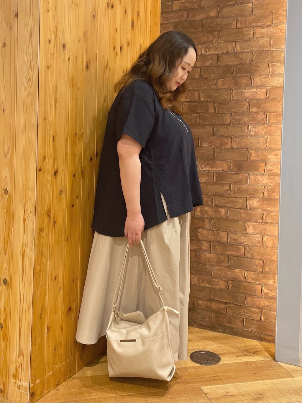 Risaさんの「SHOO･LA･RUE｜【S-LL/洗える/体型カバー/5分袖】涼しくきれいに決まる Aライントップス」を使ったコーディネート