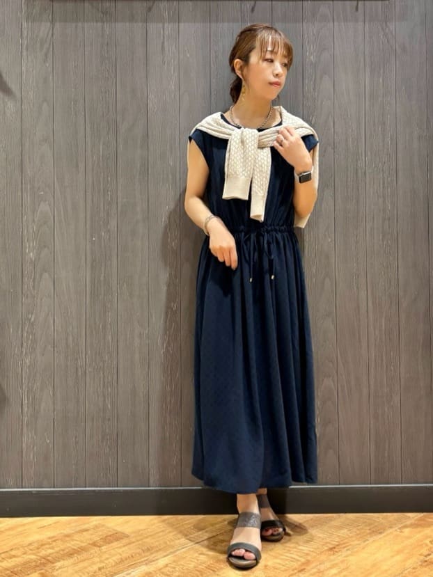 meiさんの「SHOO･LA･RUE｜【S-LL】さらりと1枚で決まる ジャカードワンピース」を使ったコーディネート
