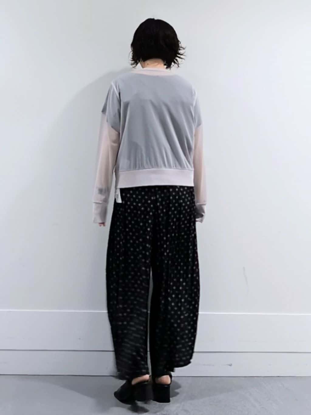 ミズタさんの「UNTITLED｜【セットアップ可/はっ水/通勤】リラククール 半袖ブラウス」を使ったコーディネート