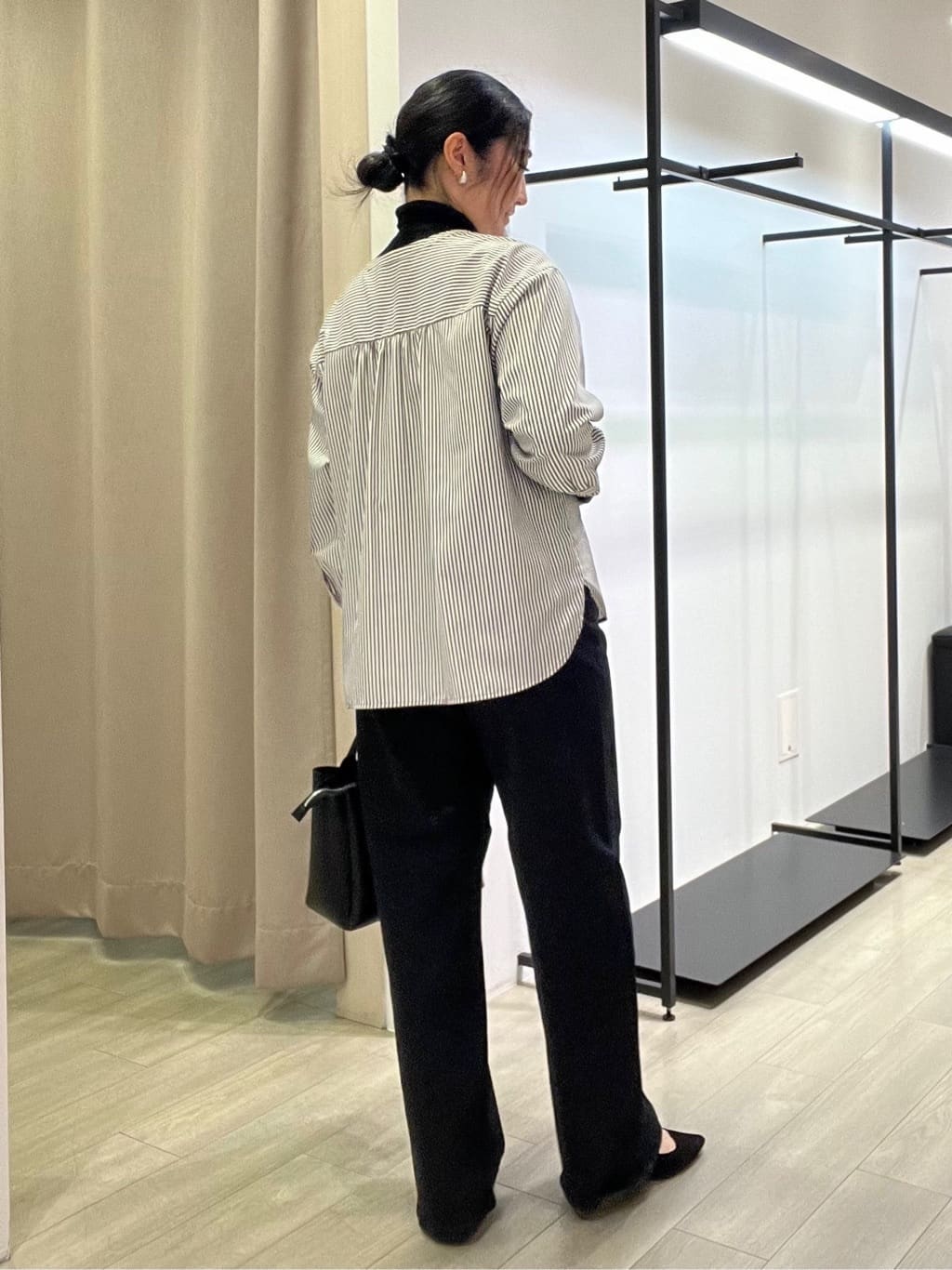 TOMOMIさんの「INDIVI｜【洗える】胸元タックフリル長袖ブラウス」を使ったコーディネート
