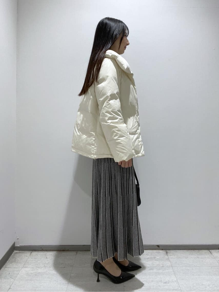 meiさんの「INDIVI｜【洗える／カシミヤ混】ボトルネック ドルマンスリーブニット」を使ったコーディネート
