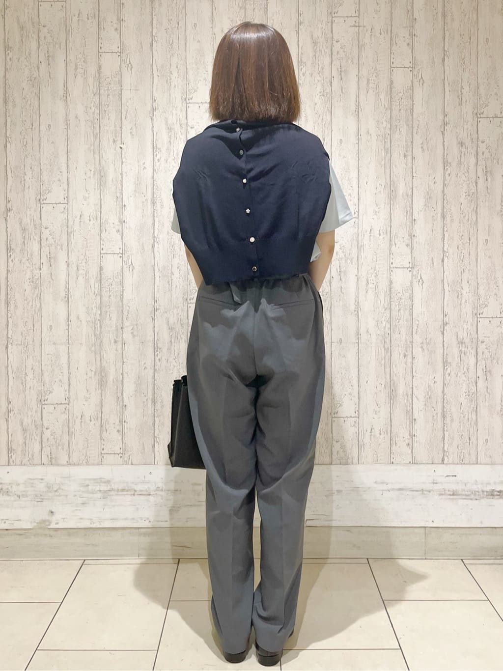 kcさんの「index｜スパンコール刺繍ロゴTシャツ【洗濯機洗い可／接触冷感／UVケア】」を使ったコーディネート