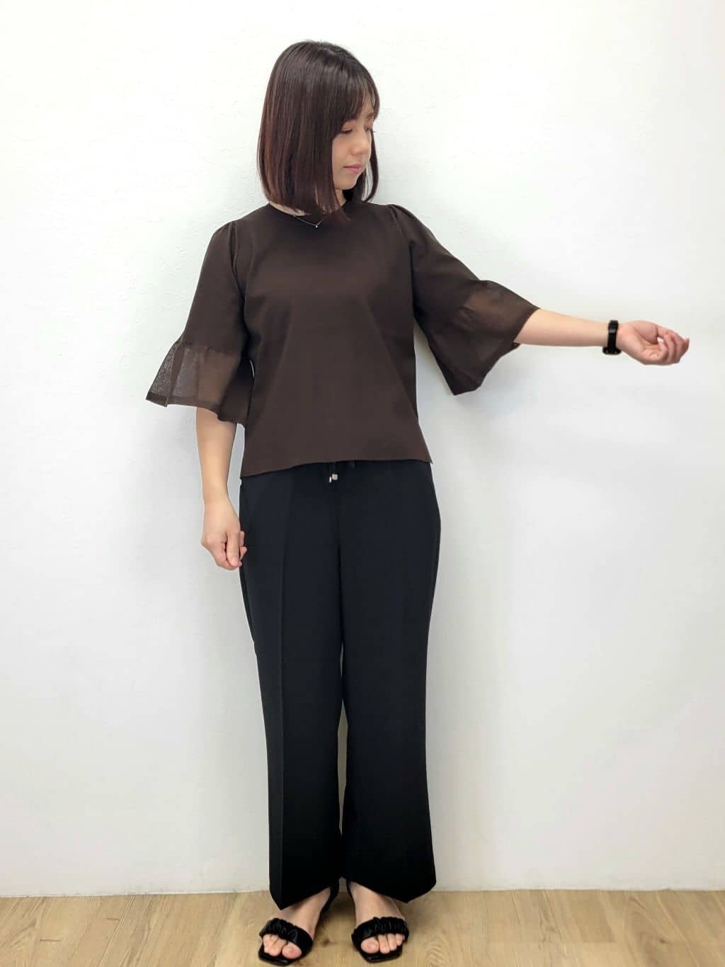LISAさんの「OPAQUE.CLIP｜《5色展開》シアーフレアスリーブニット【洗濯機洗い可】」を使ったコーディネート