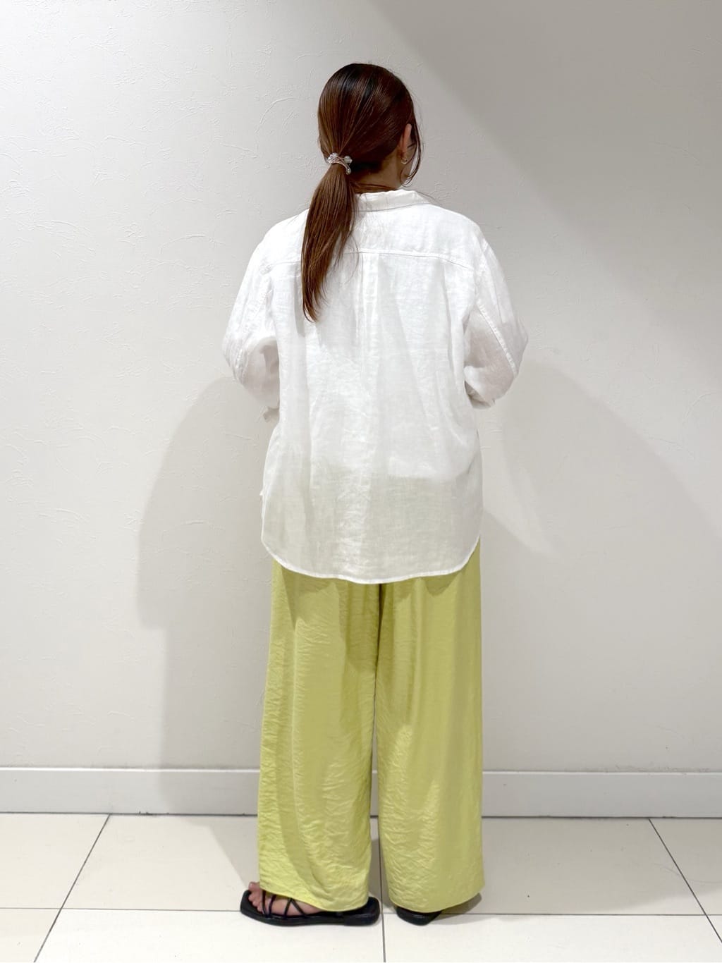 YUUKIさんの「INDIVI｜【洗える／UVケア／SETUP可能】ドロストワイドパンツ」を使ったコーディネート