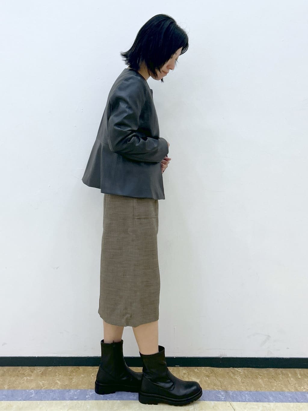su.さんの「index｜パール調パーツ付きクルーネックニット【洗濯機OK】《8col／XS～3L》」を使ったコーディネート