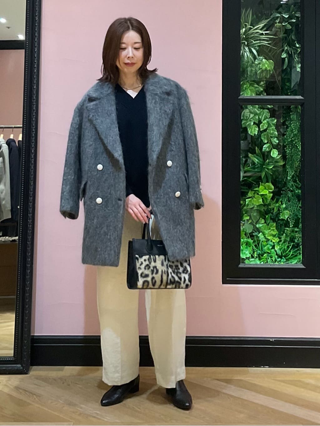 maruさんの「DRESSTERIOR｜◆フェイクファーコンビリサイクルレザートートバッグ」を使ったコーディネート