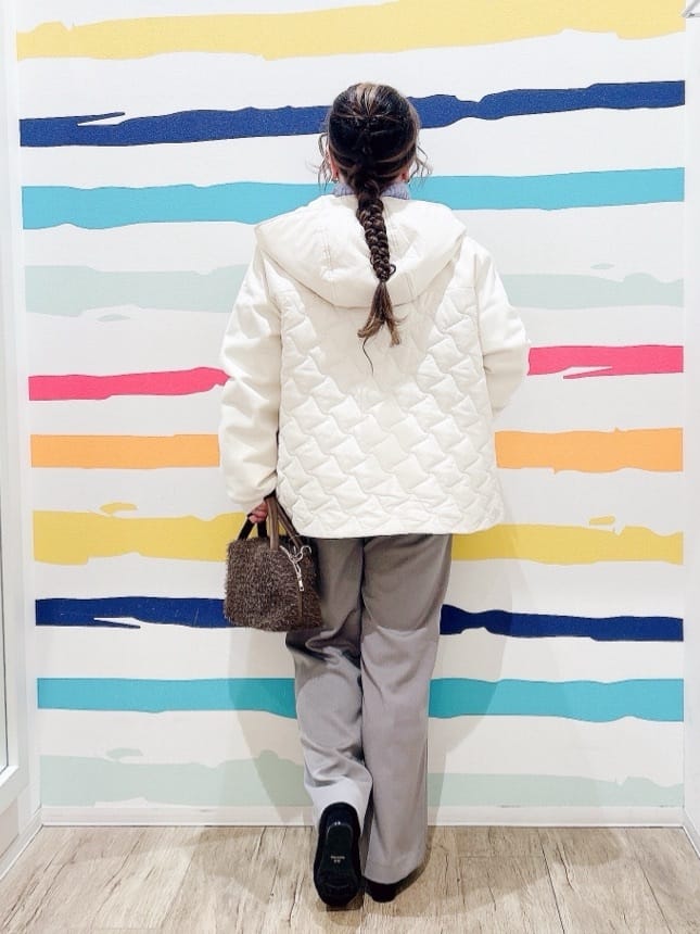 Peeさんの「SHOO･LA･RUE｜【洗濯機可/S-LL/高レビュー】上品シルエットで美しい イージーワイドパンツ」を使ったコーディネート
