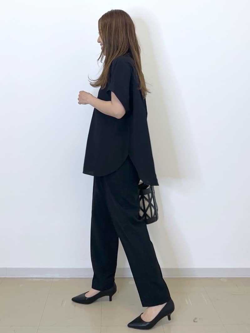 Akiさんの「OPAQUE.CLIP｜《7色展開／SS-LLサイズ》ストレッチスキッパーブラウス／セットアップ対応【洗濯機洗い可／防シワ】」を使ったコーディネート