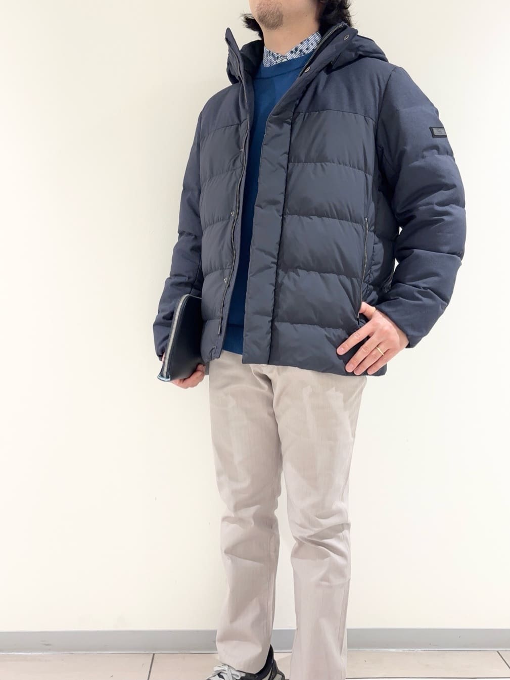及川さんの「TAKEO KIKUCHI｜カラーコンビ ダウンブルゾン」を使ったコーディネート