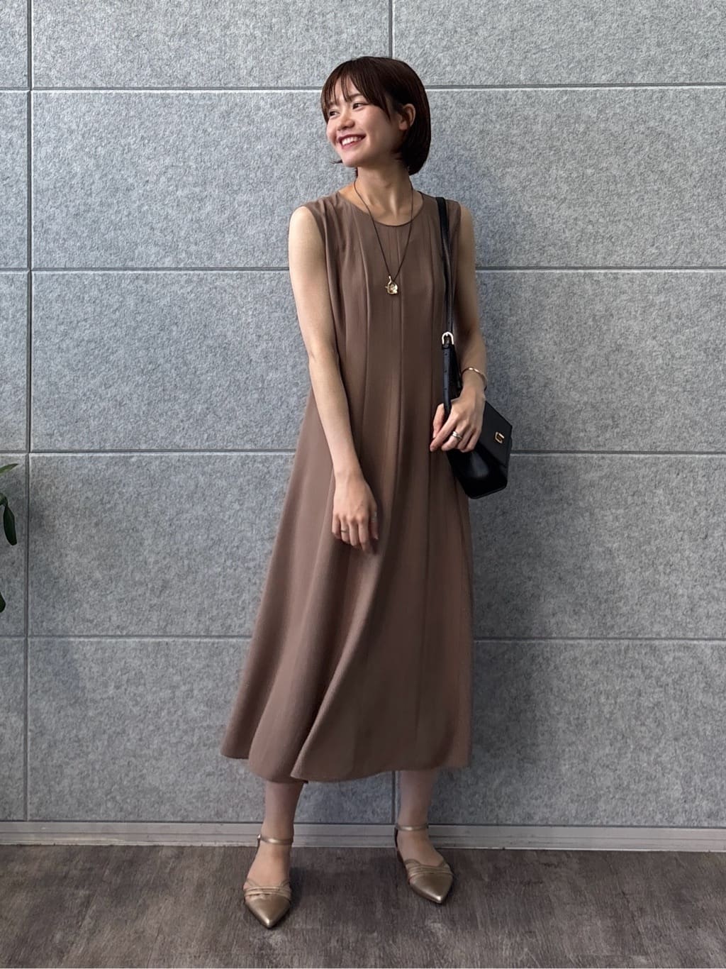 kanaeさんの「INDIVI｜【美シルエット】ノースリーブワンピース」を使ったコーディネート