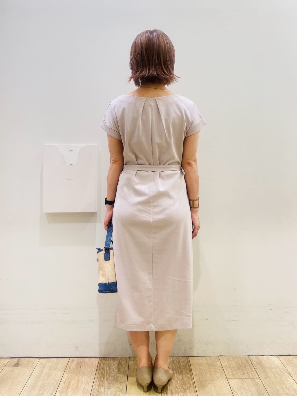 YUKOさんの「index｜《7色展開／XS-LLサイズ》ビジューボタンクルーネックカーディガン【洗濯機洗い可】」を使ったコーディネート