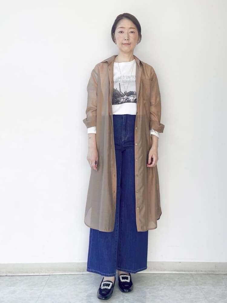 aliceさんの「UNTITLED｜【ニットと重ね着に/前開きボタン】シアーロングシャツ」を使ったコーディネート