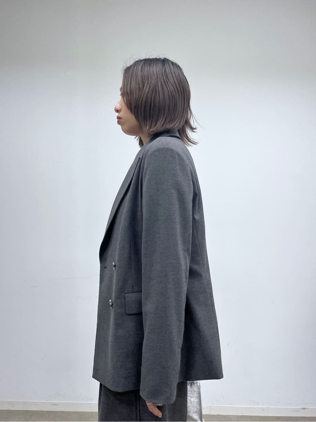Harukaさんの「INDIVI｜【MILLELA FIRENZE】ループハンドルバッグ」を使ったコーディネート