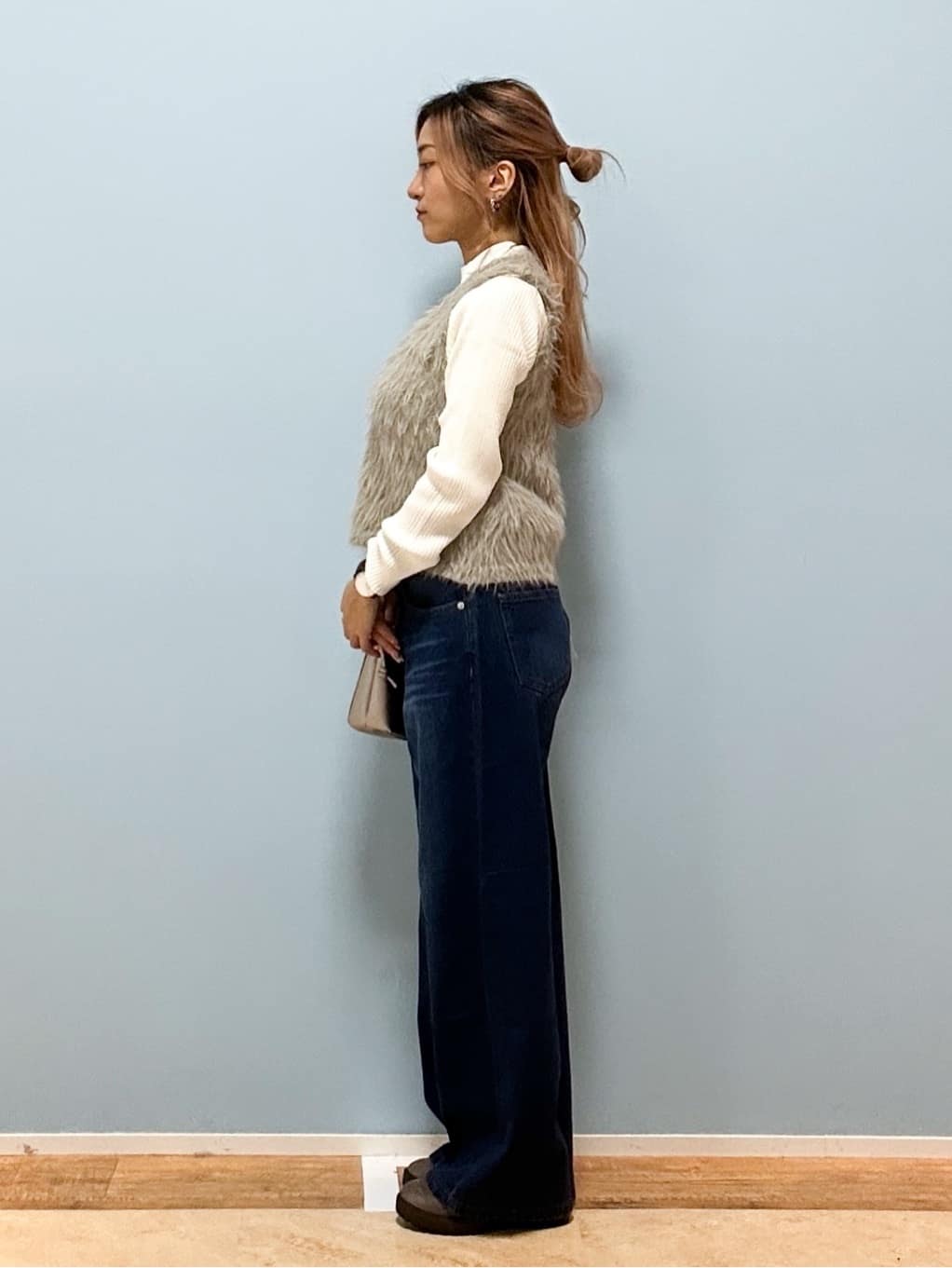 mikoさんの「SHOO･LA･RUE｜【高レビュー/S-LL】脚のラインを拾いにくい デニムワイドパンツ」を使ったコーディネート
