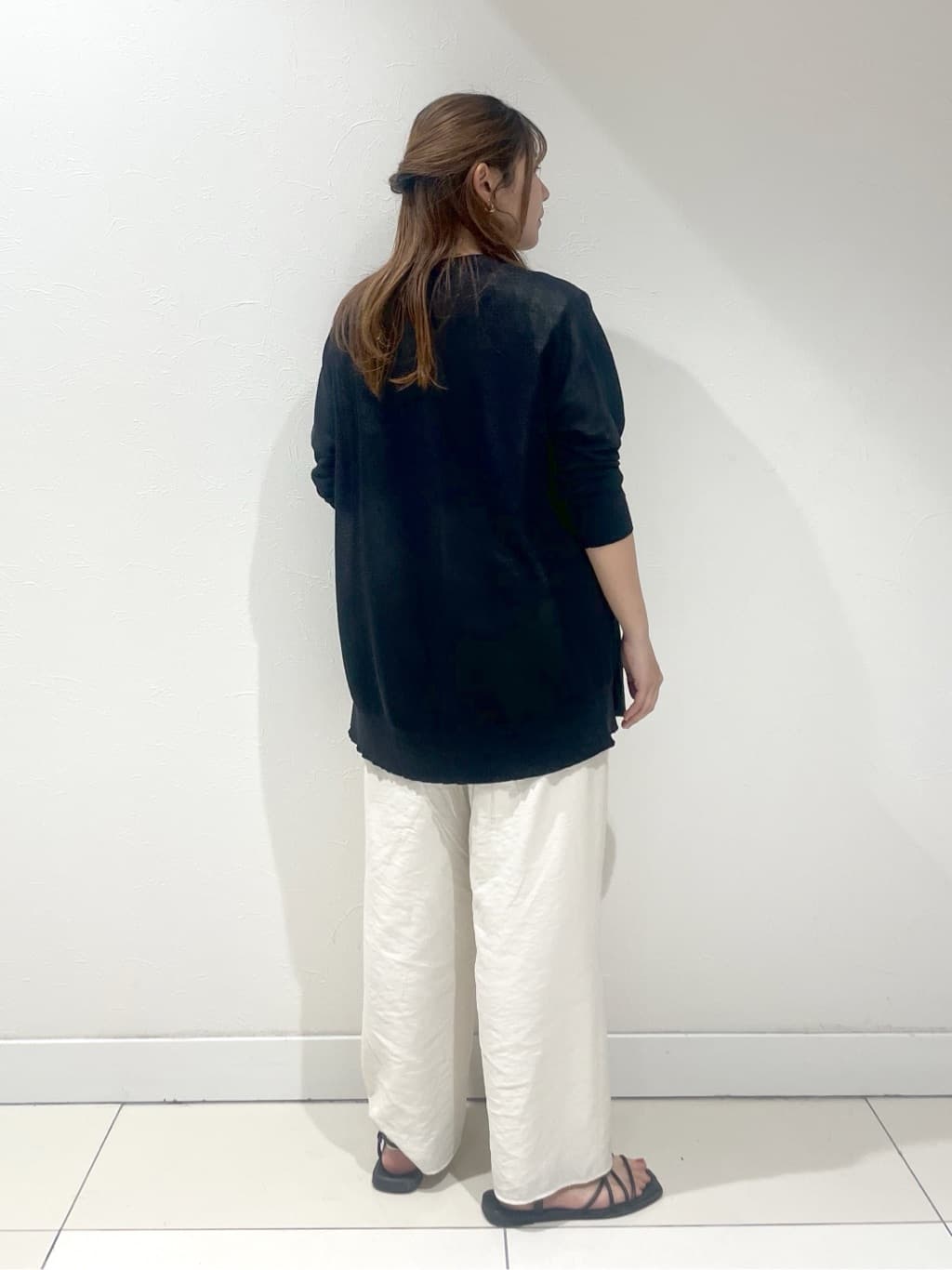 YUUKIさんの「INDIVI｜◆【洗える／和紙混素材】ドライタッチニットカーディガン」を使ったコーディネート