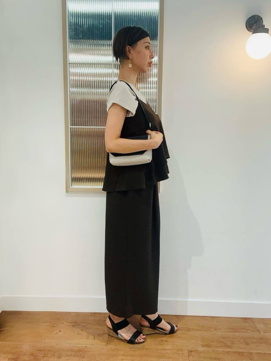 えまんさんの「SHOO･LA･RUE｜【S-LL/セットアップ可/ひんやり】女性らしさ溢れる ティアードキャミソール」を使ったコーディネート