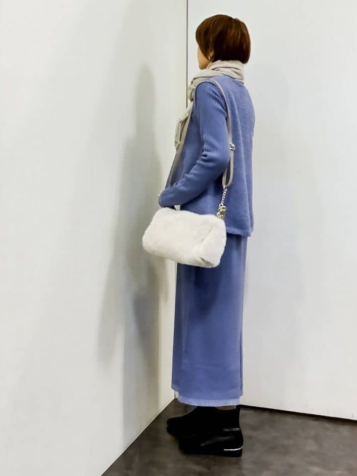 やまちゃんさんの「grove｜【2点SET/体型カバー】一枚で決まる、ペプラムベスト&times;ニットワンピース」を使ったコーディネート