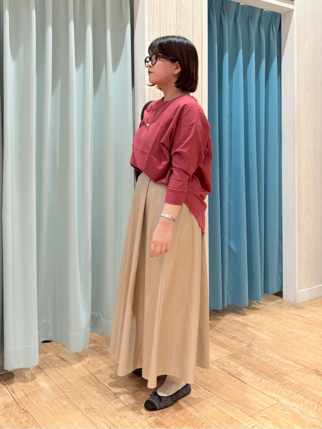砂糖さんの「SHOO･LA･RUE｜【高レビュー/洗濯後しわになりにくい】1枚でサマ見え 8分袖ドルマンブラウス」を使ったコーディネート
