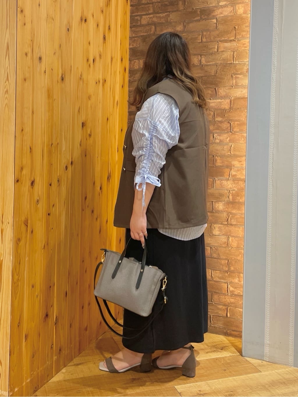 Risaさんの「SHOO･LA･RUE｜【S-LL/セットアップ可/洗濯後しわになりにくい】ダブルベスト」を使ったコーディネート