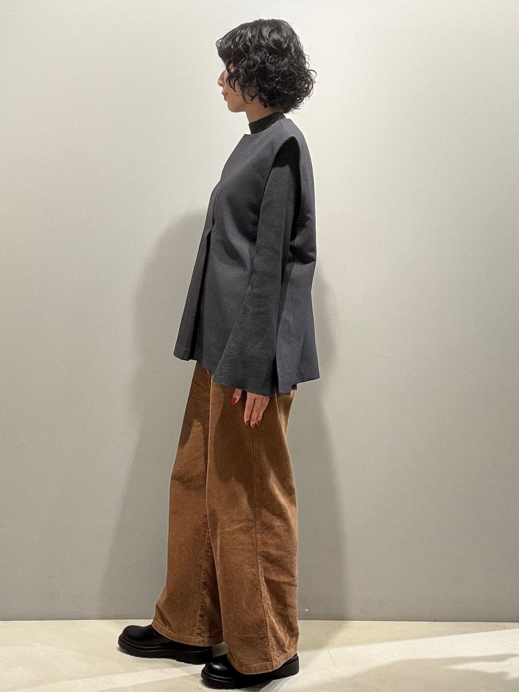 naoさんの「OPAQUE.CLIP｜コーデュロイワイドパンツ【洗濯機OK】」を使ったコーディネート
