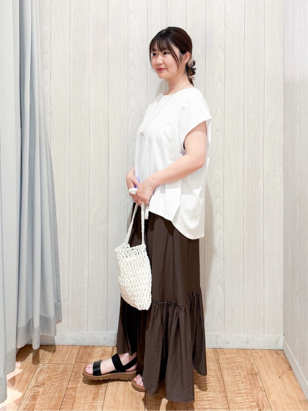 愛さんの「SHOO･LA･RUE｜アンクルゴムフラットサンダル」を使ったコーディネート