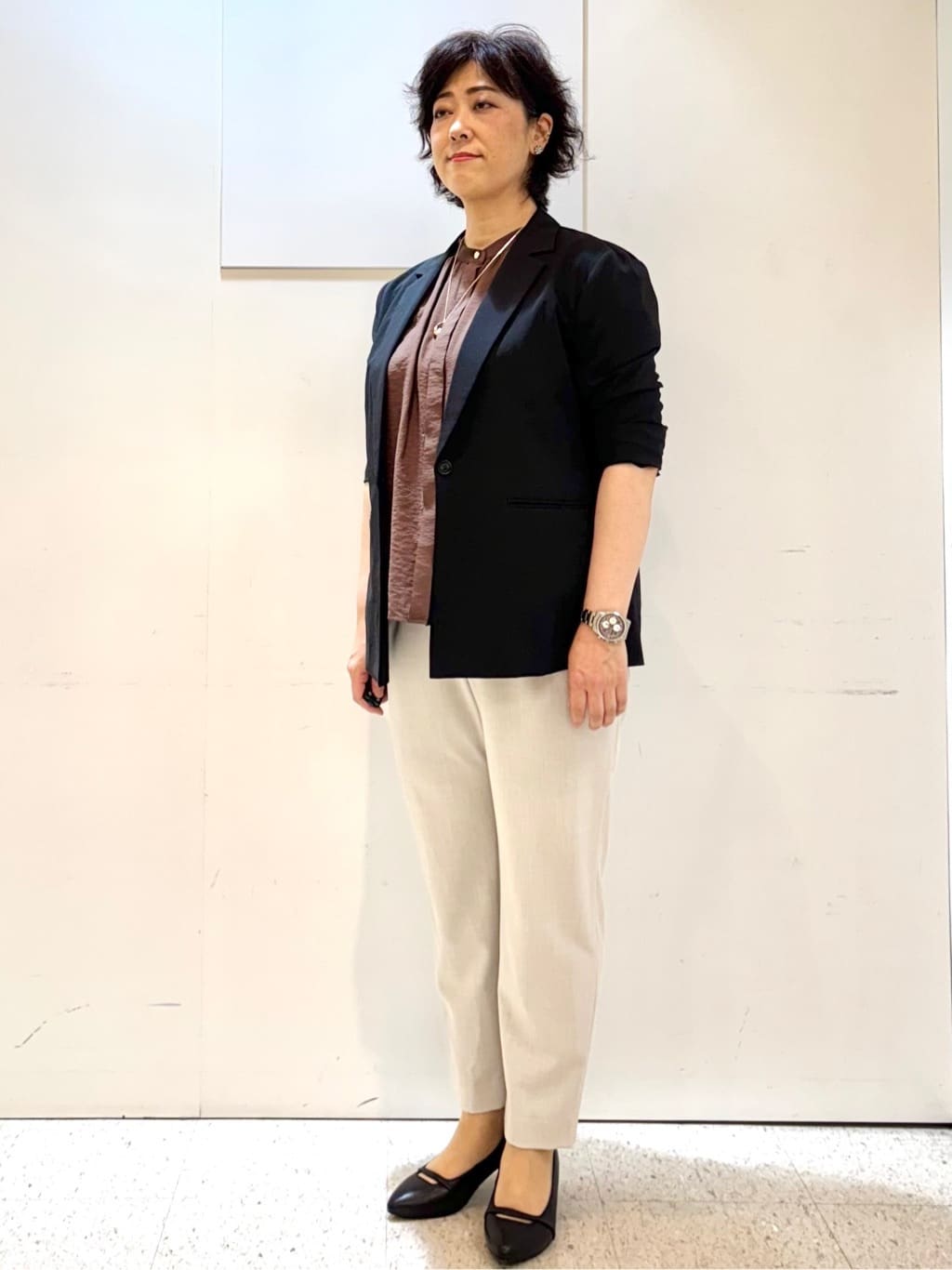 ヤスコさんの「Reflect｜【二の腕さりげなくカバー】バンドカラーブラウス」を使ったコーディネート