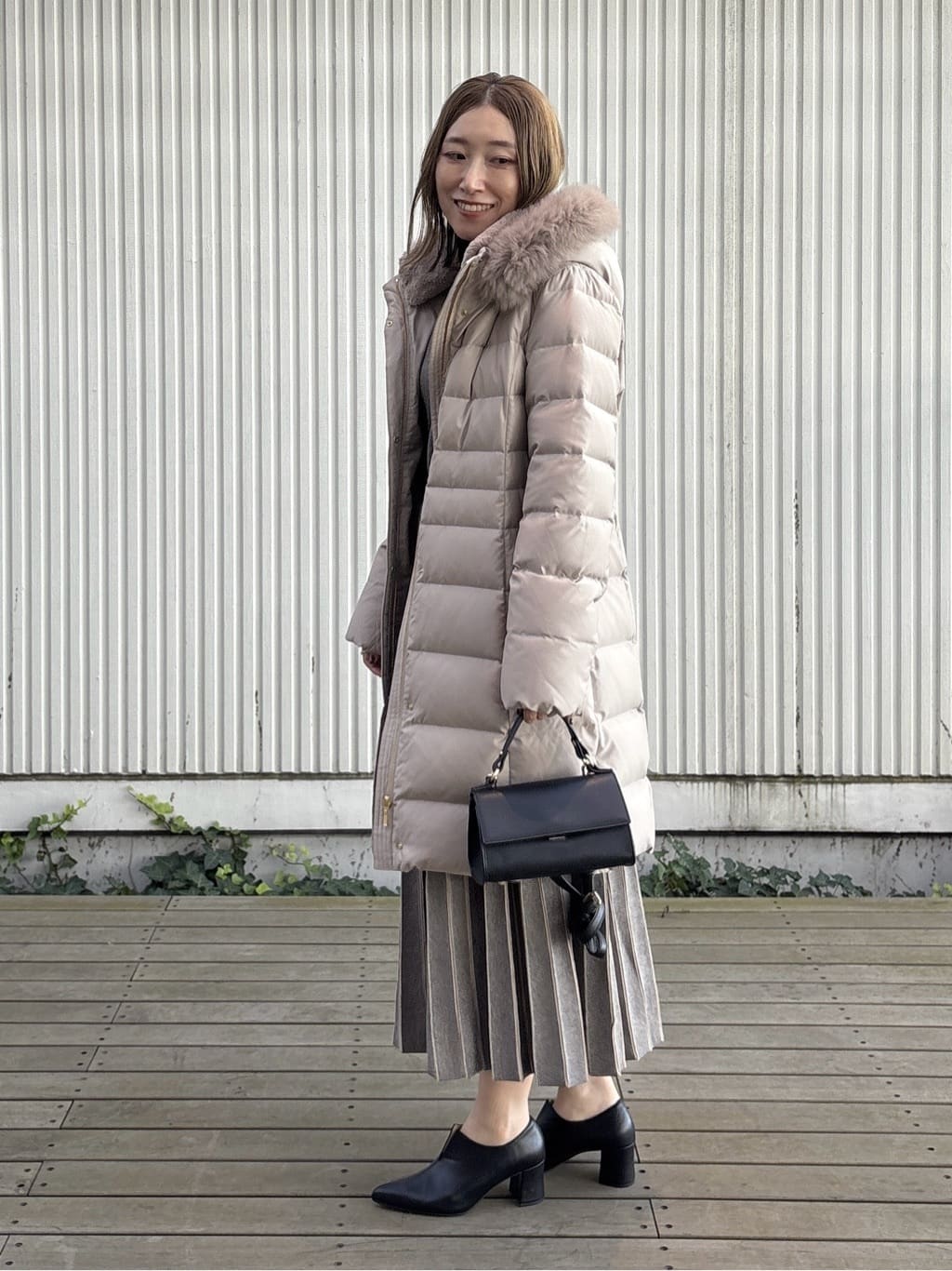 kotakiさんの「INDIVI｜【名品／撥水／抗菌防臭】ロング丈リサイクルダウンコート」を使ったコーディネート