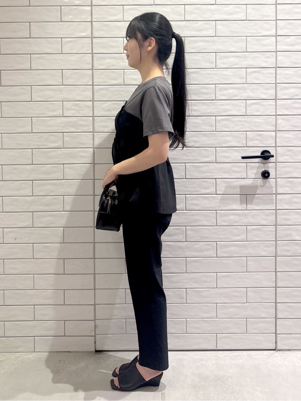 ayumiさんの「OPAQUE.CLIP｜タックビスチェドッキングカットソー【洗濯機洗い可】」を使ったコーディネート