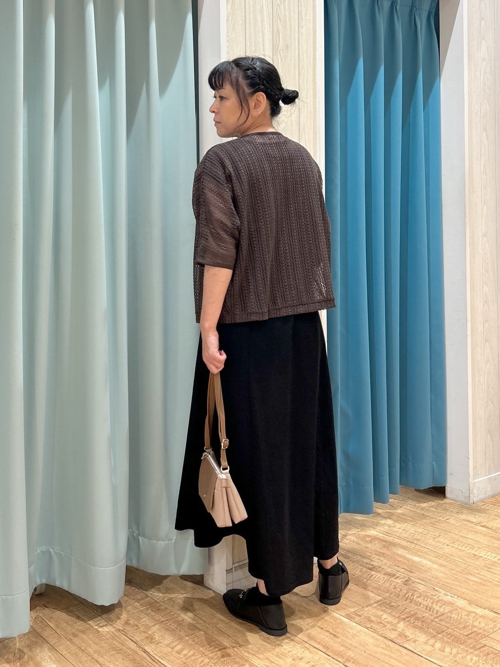 わかさんの「SHOO･LA･RUE｜【洗える/S-LL】季節の変わり目に 透かし柄が涼やか ジップブルゾン」を使ったコーディネート