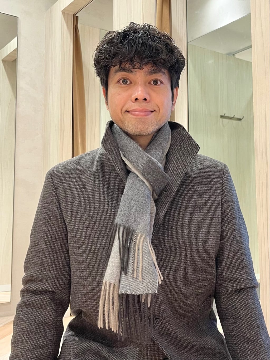 URAさんの「TAKEO KIKUCHI｜カシミヤブレンド ビーバー調ピンヘッドスタンドカラーコート」を使ったコーディネート